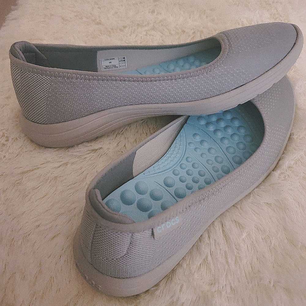 CROCS Flats - Gray size 8
